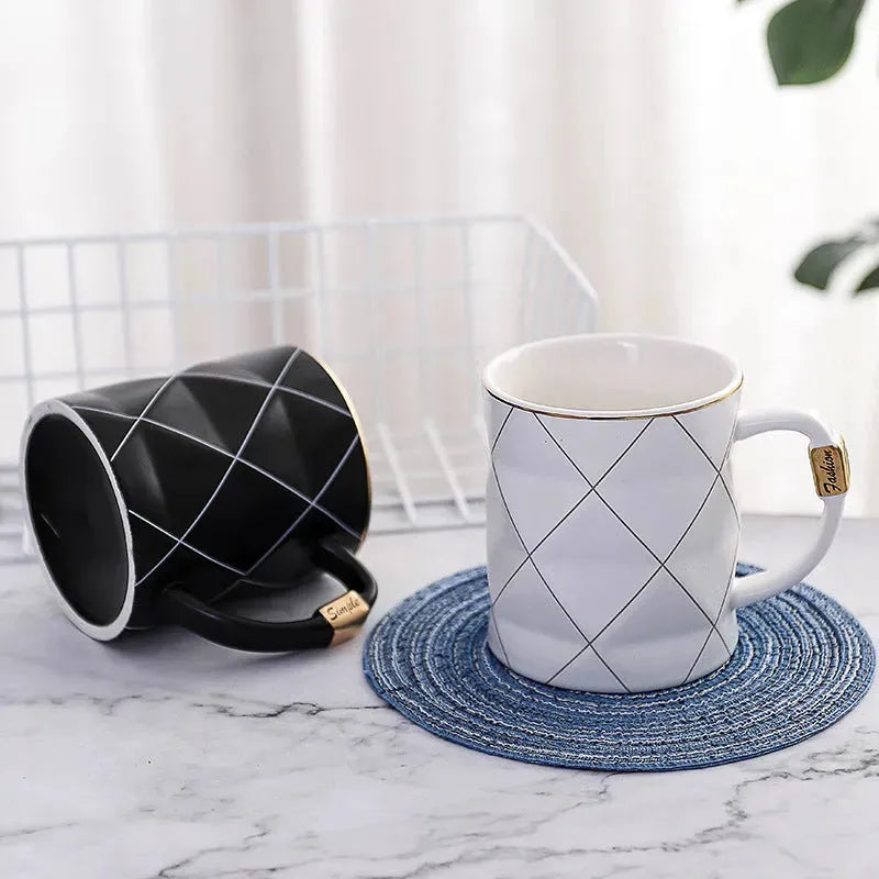 Gold painted black and white lattice ceramic cup - Bellarte Enchanté Gold painted black and white lattice ceramic cup